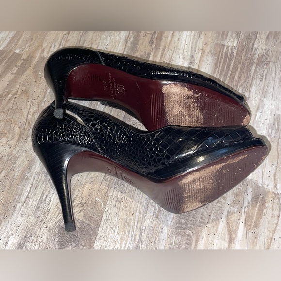 Ann Taylor Snakeskin Heels: Size 7.5 - Picture 4 of 4